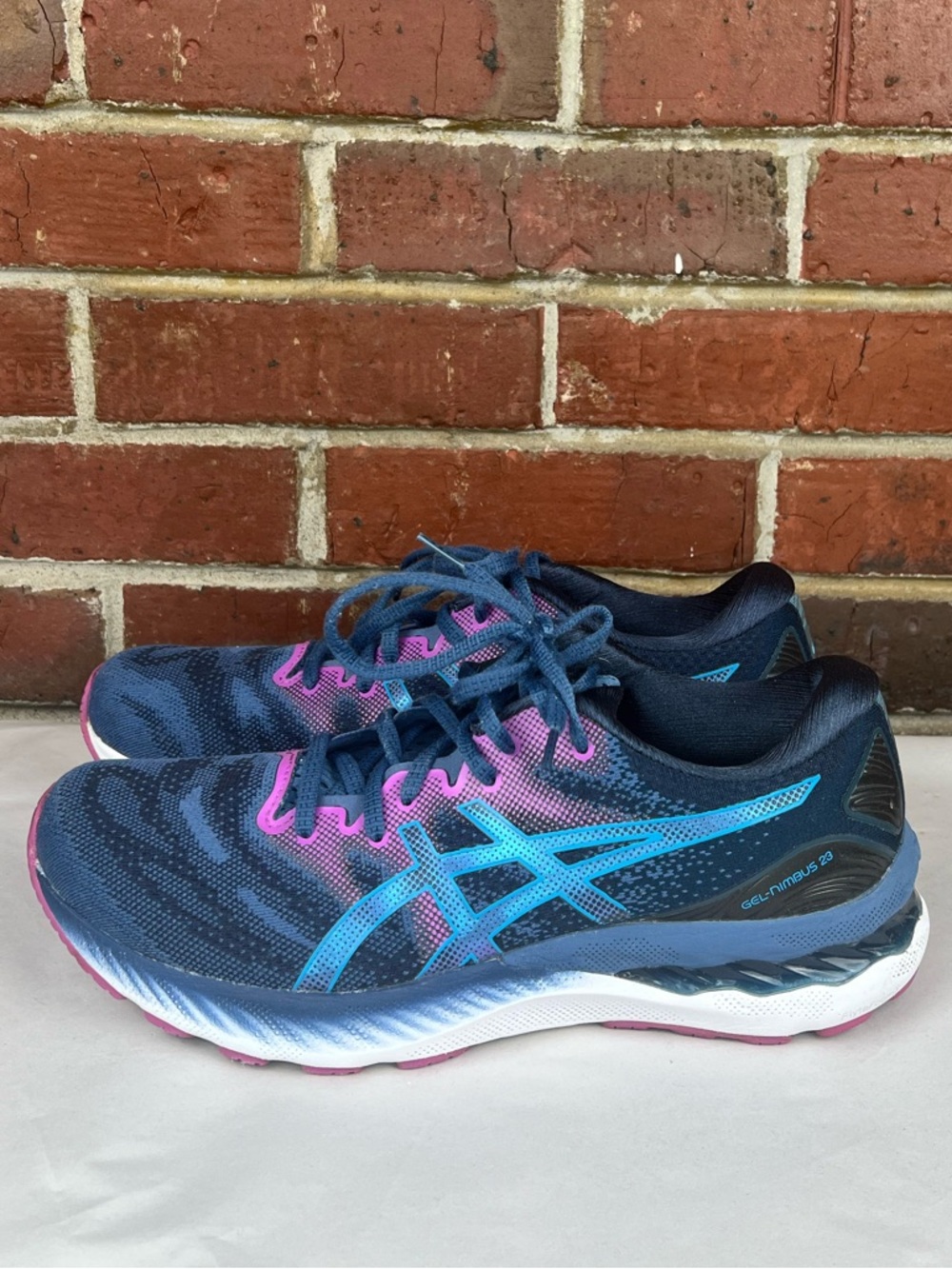 Women's ASICS Gel-Nimbus 23 Running Shoes SZ 10